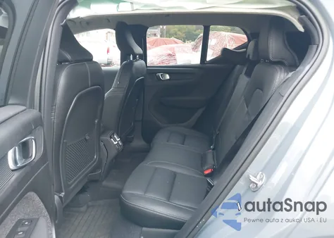 2023 Volvo Xc40 B5 Ultimate Bright Theme z USA, uszkodzony, nr VIN YV4L12UA0P2053589